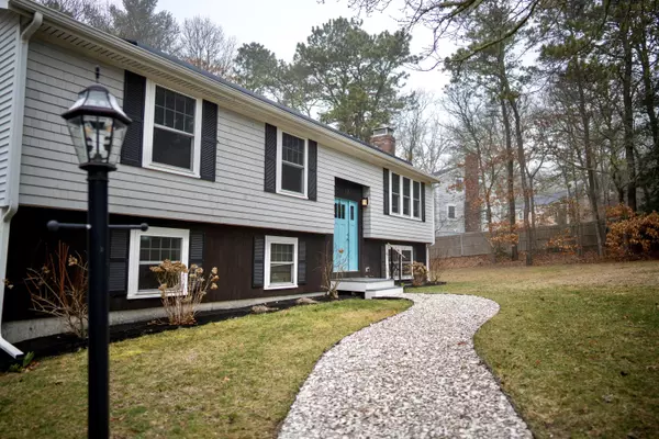 Centerville, MA 02632,37 Bent Tree Drive