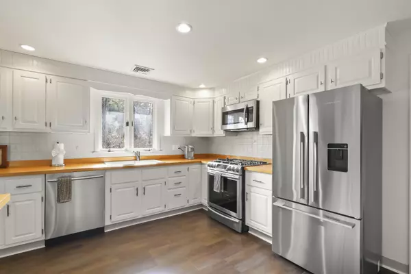 Cataumet, MA 02534,14 Red Brook Harbor Road