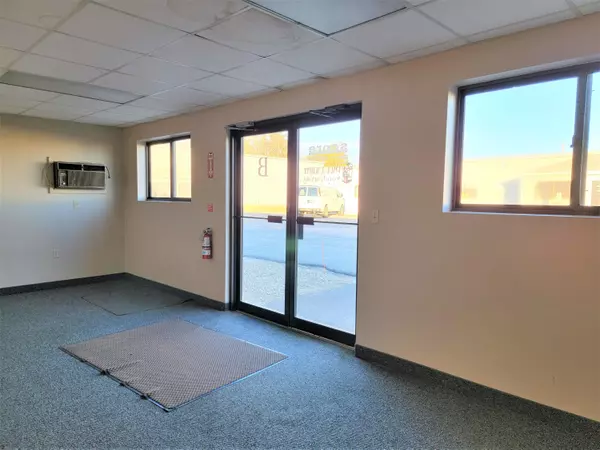 Sandwich, MA 02563,15 Jan Sebastian Drive #2B