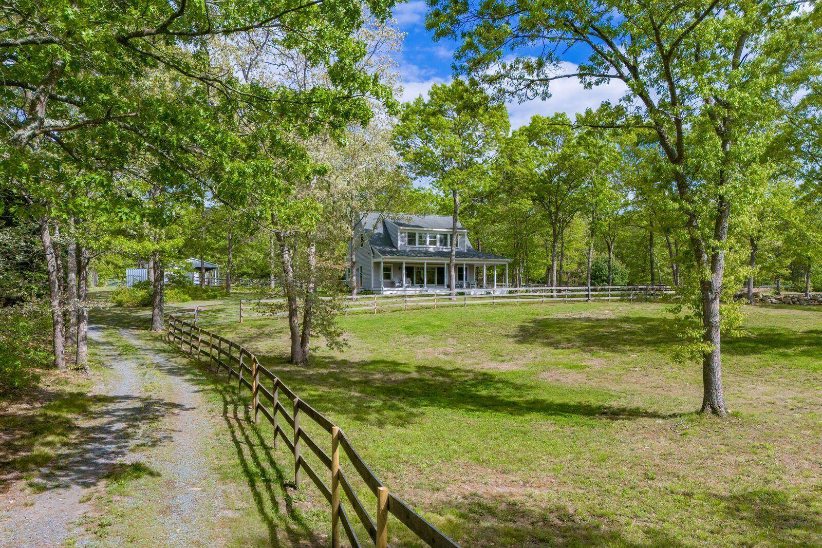 21 Cloverfield Way, Hatchville, MA 02536
