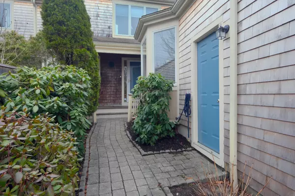 Yarmouth Port, MA 02675,83 Kates Path Path