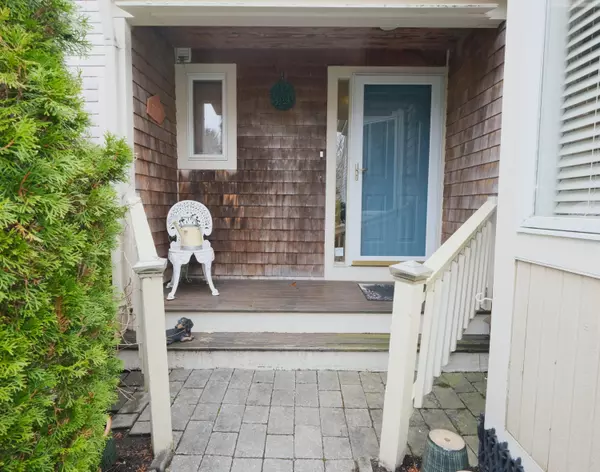 Yarmouth Port, MA 02675,83 Kates Path Path