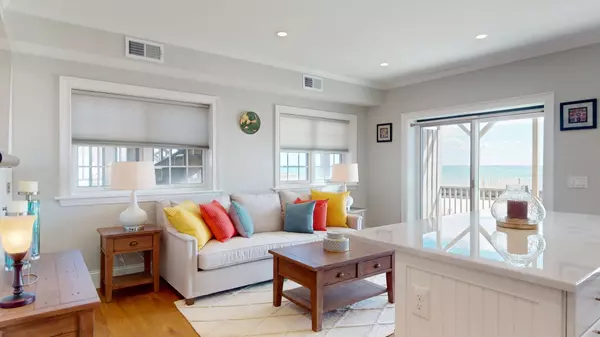 Provincetown, MA 02657,501 Commercial Street #U17