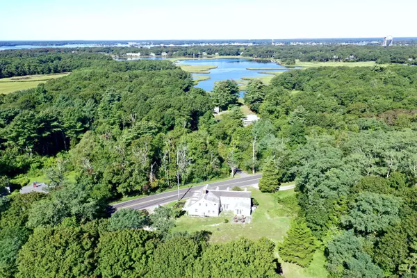 Buzzards Bay, MA 02532,203 County Road