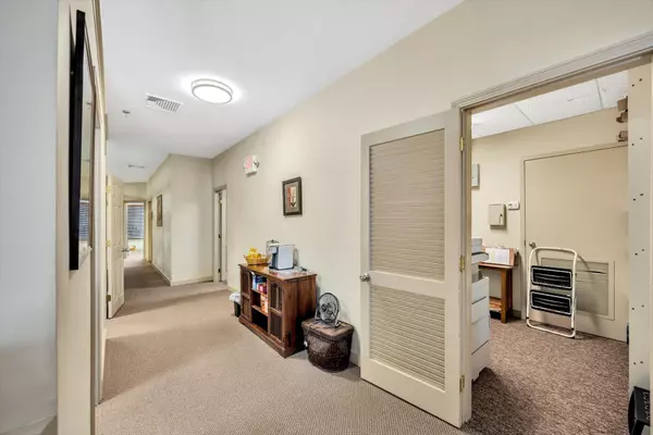 Teaticket, MA 02536,205 Worcester Court