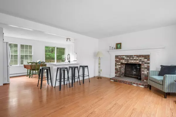 Cotuit, MA 02635,9 Taragon Circle