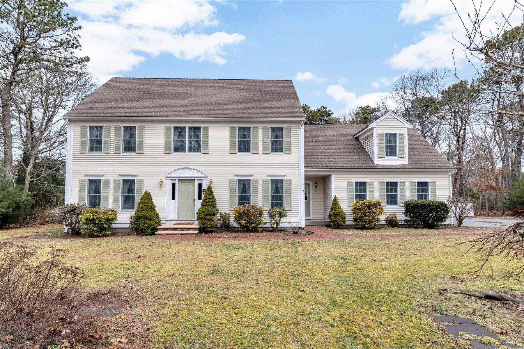 16 Cedar Street, Mashpee, MA 02649
