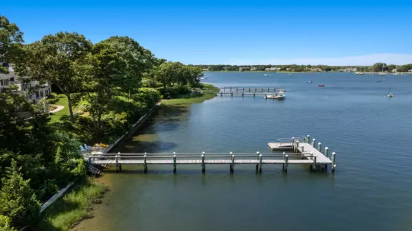Osterville, MA 02655,168 Garrison Lane