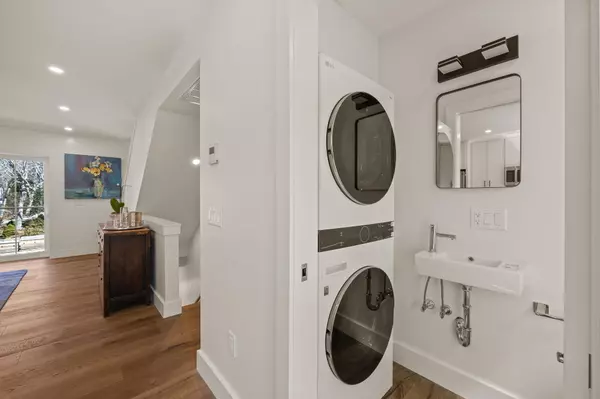 Provincetown, MA 02657,50 Nelson Avenue #5