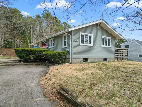 12 Wind Rose Lane, Plymouth, MA 02360