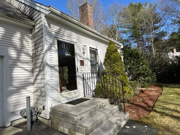 Marstons Mills, MA 02648,10 Yearling Lane