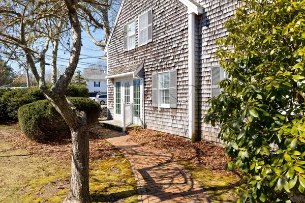 Falmouth, MA 02540,15 Simpson Lane