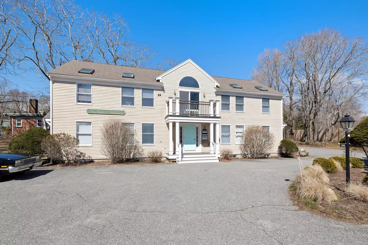 Falmouth, MA 02540,29 Simpson Lane