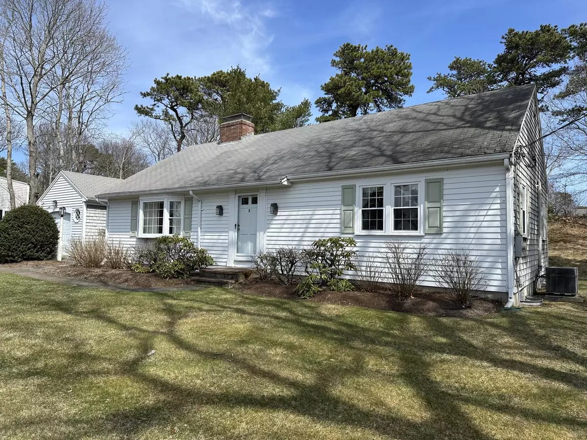 Yarmouth Port, MA 02675,88 Center Street