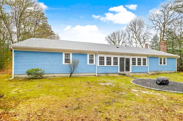 Centerville, MA 02632,49 Heather Lane