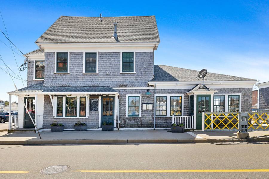 56 Water Street, Woods Hole, MA 02543