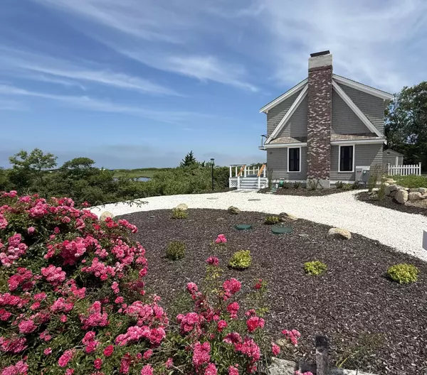 West Falmouth, MA 02540,33 Wood Neck Road