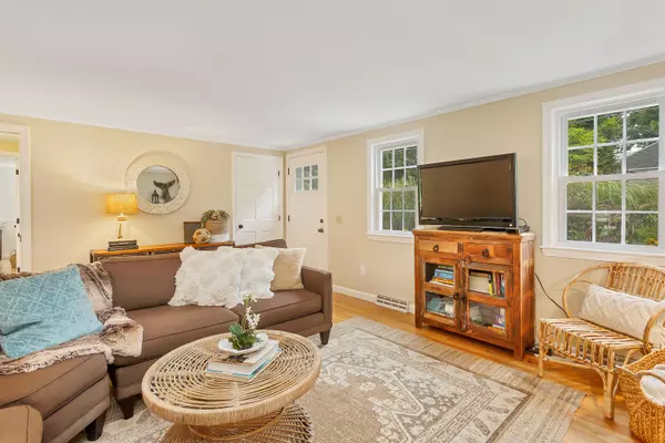 Yarmouth Port, MA 02675,25 Embassy Lane