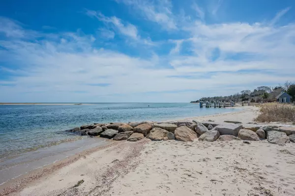 Cotuit, MA 02635,25 Charlotte Avenue