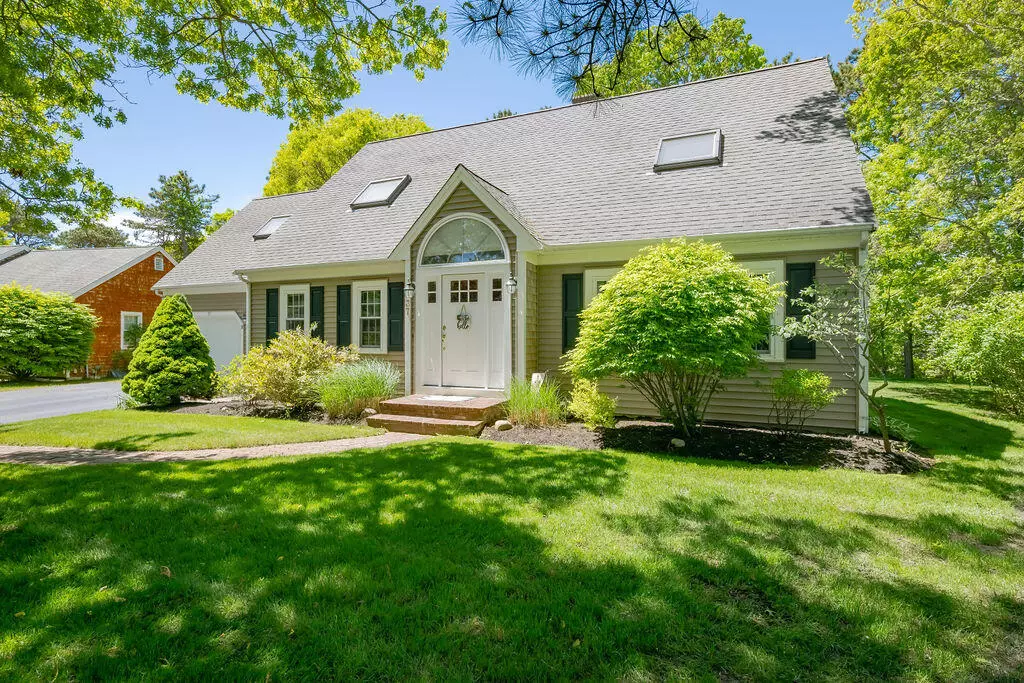 Hyannis, MA 02601,37 Square Rigger Lane
