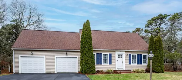 15 Headwaters Drive, West Yarmouth, MA 02673