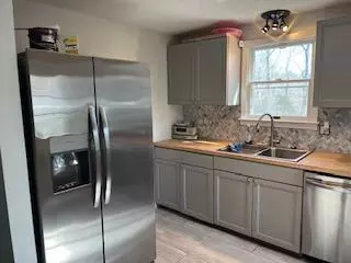 Osterville, MA 02655,17 Ebenezer Road