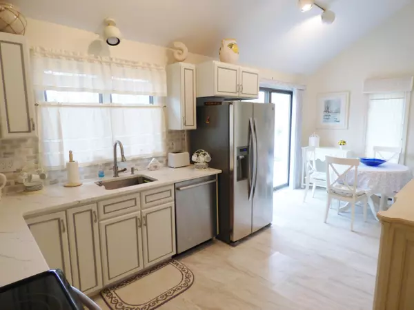 Centerville, MA 02632,14 Lumbert Mill Road