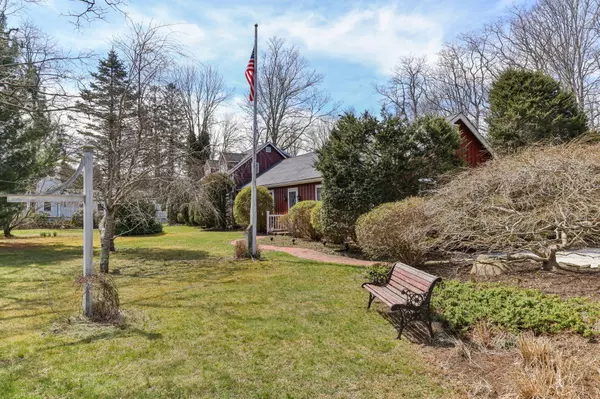 North Falmouth, MA 02556,248 N Falmouth Highway