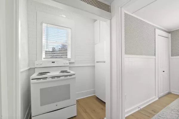 Sagamore, MA 02561,63 Adams Street