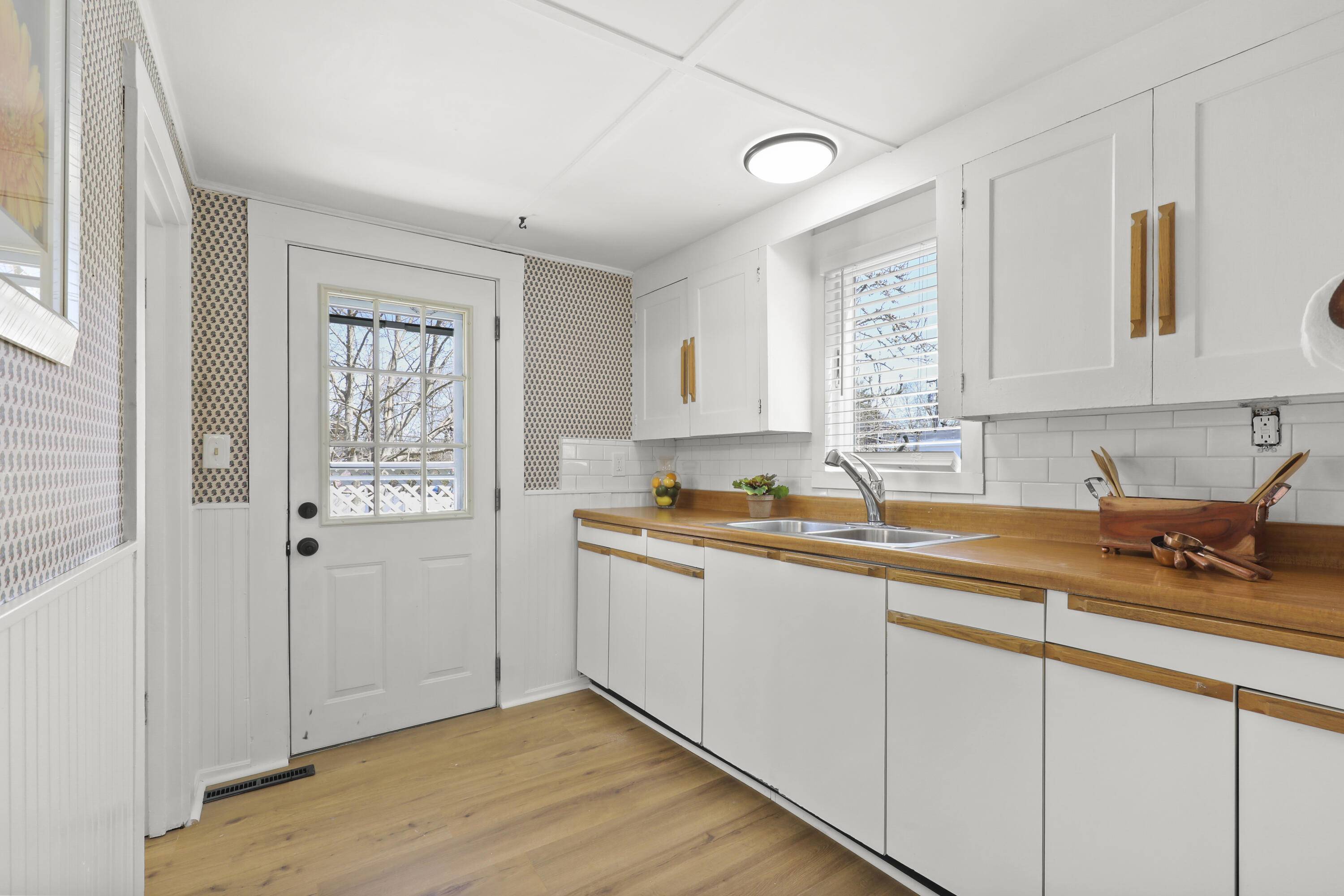 Sagamore, MA 02561,63 Adams Street