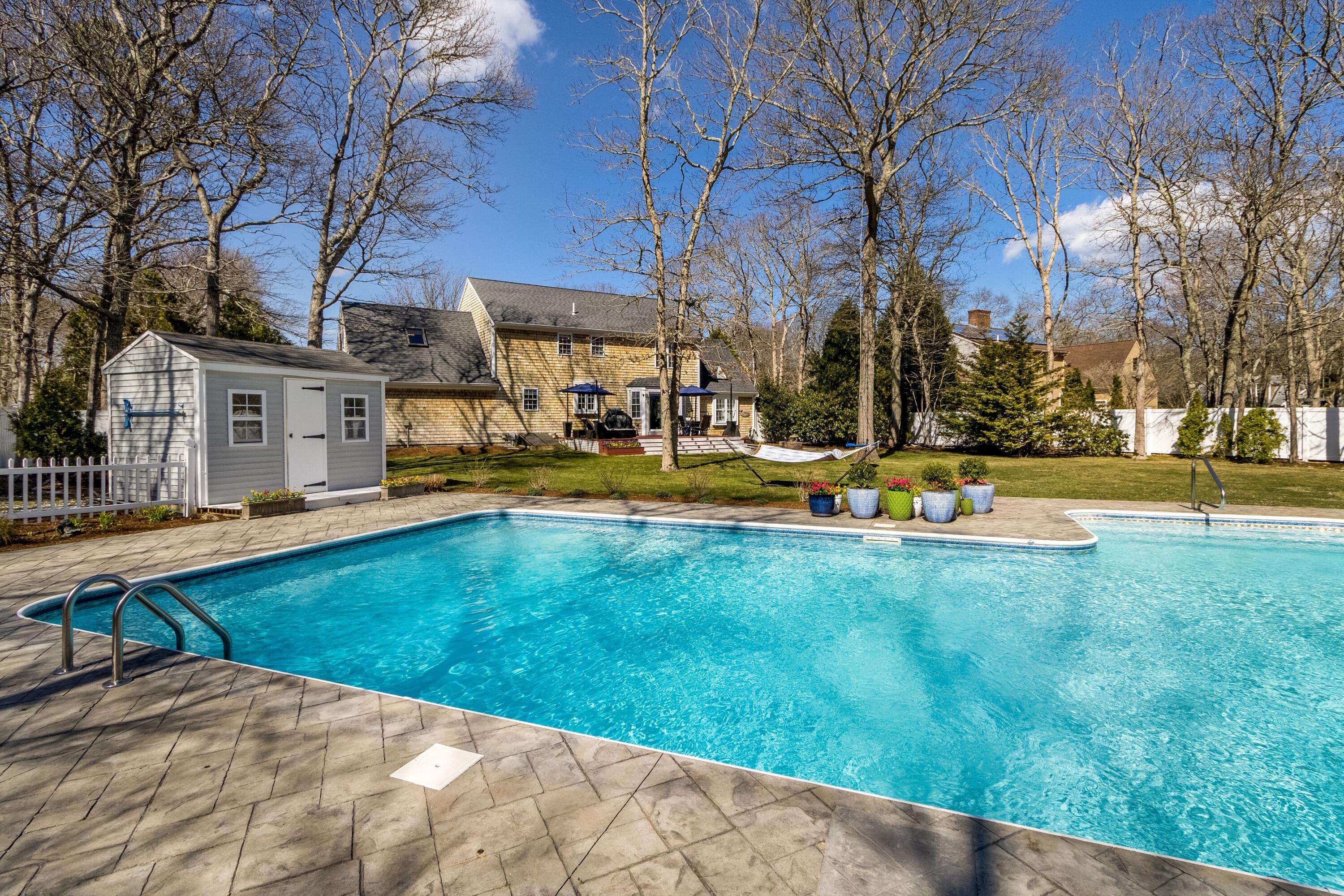 18 Grandwood Drive, Forestdale, MA 02644