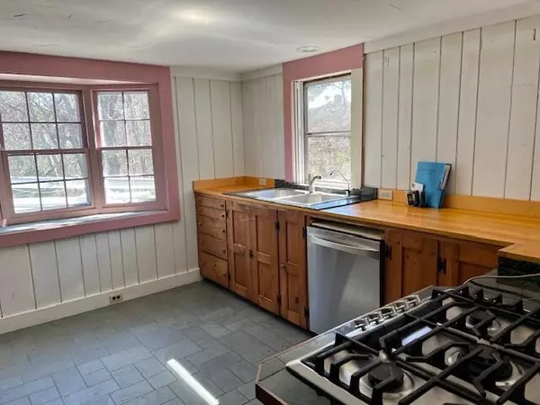 Chatham, MA 02633,86 Vineyard Avenue