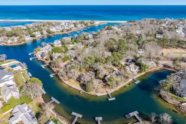 Mashpee, MA 02649,24 Spoondrift Way