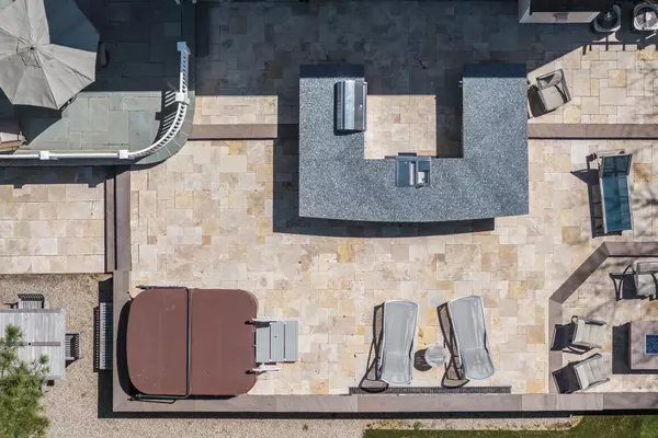 Mashpee, MA 02649,66 Frog Pond Close