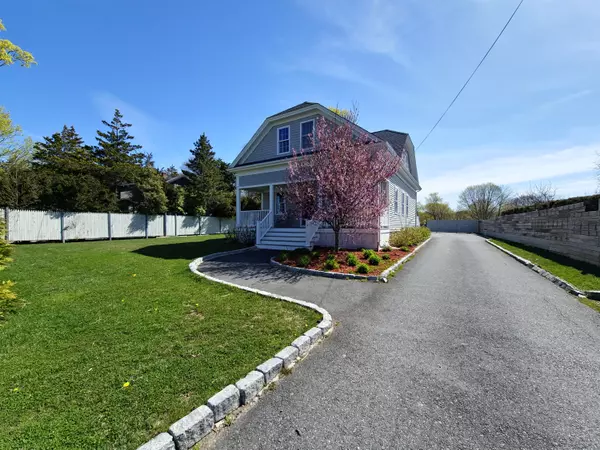 23 Old Barnstable Road, East Falmouth, MA 02536