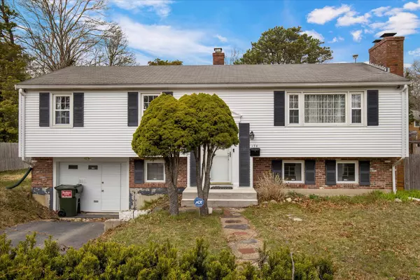 174 Bristol Avenue, Hyannis, MA 02601