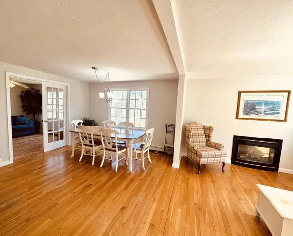Hatchville, MA 02536,136 Ashumet Road