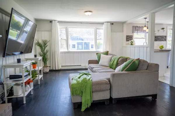 South Yarmouth, MA 02664,17 Antlers Road