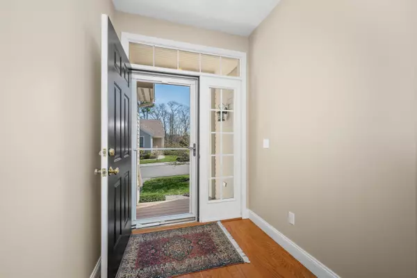 Mashpee, MA 02649,44 Twin Oaks Drive