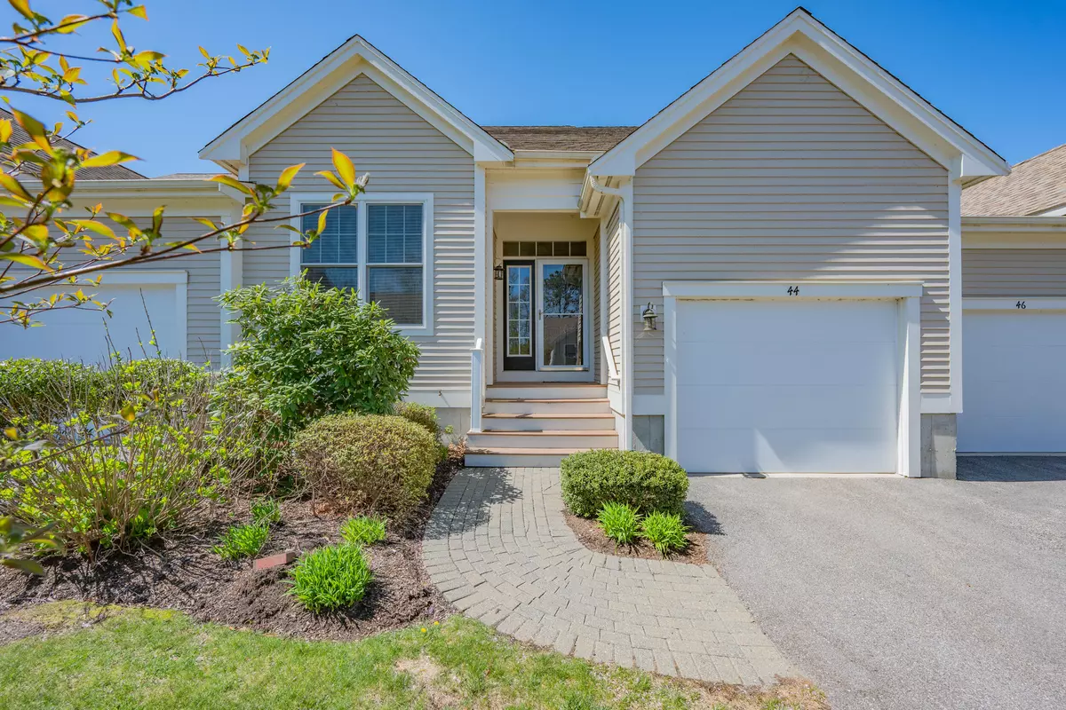 Mashpee, MA 02649,44 Twin Oaks Drive