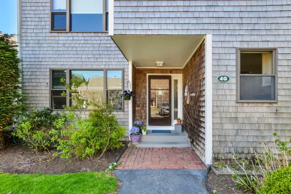 4 Riverview Avenue #G, Mashpee, MA 02649