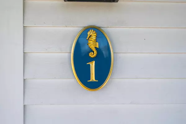 Falmouth, MA 02540,480 Main Street #1U