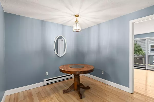 Hyannis, MA 02601,733 W Main Street #G