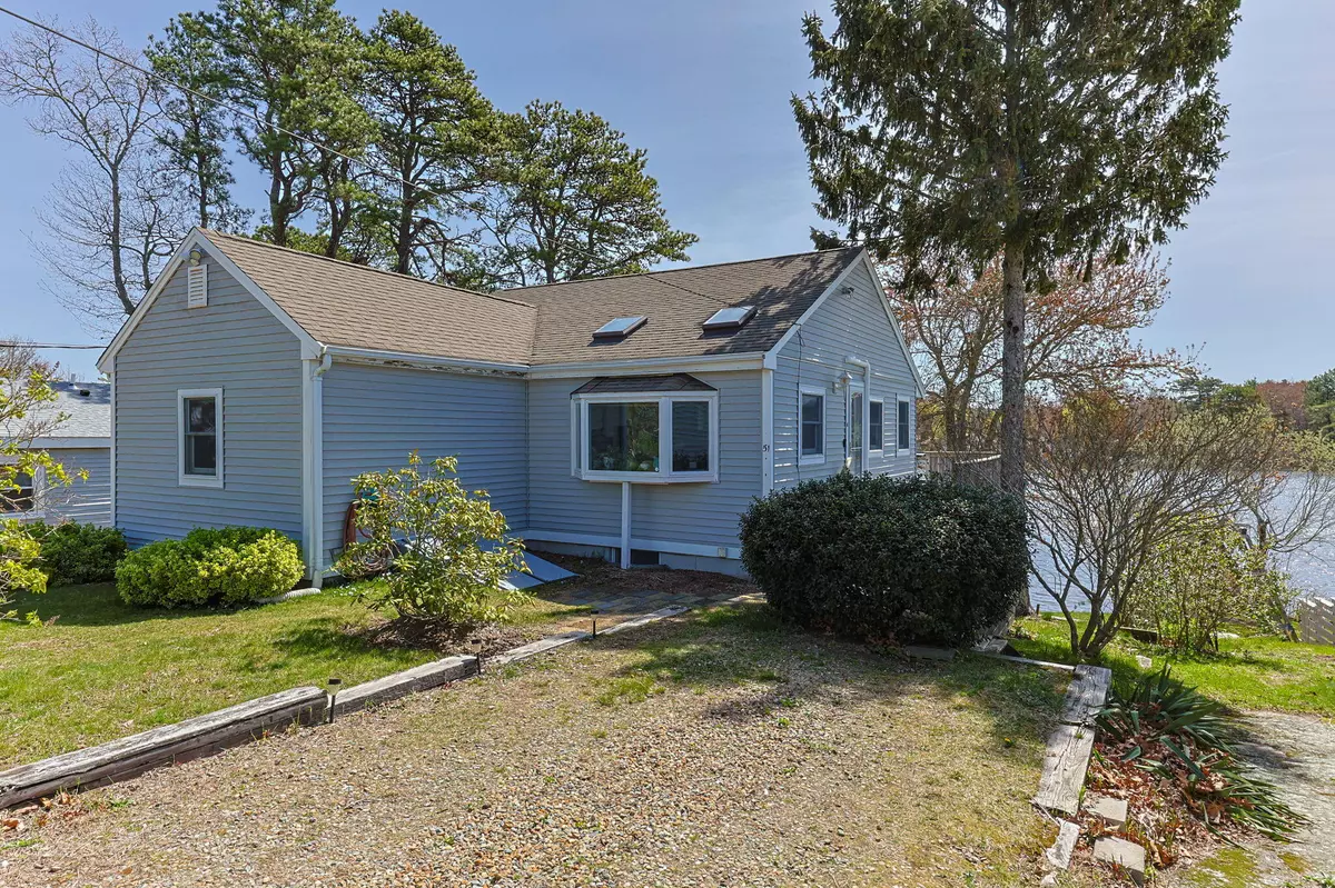 Wareham, MA 02571,51 Agawam Lake Shore Drive