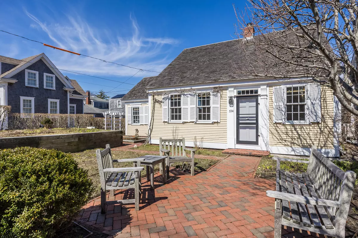 Provincetown, MA 02657,534 Commercial Street