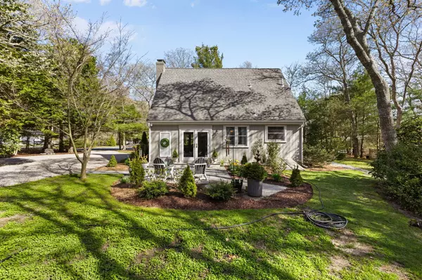 Centerville, MA 02632,11 White Oak Trail