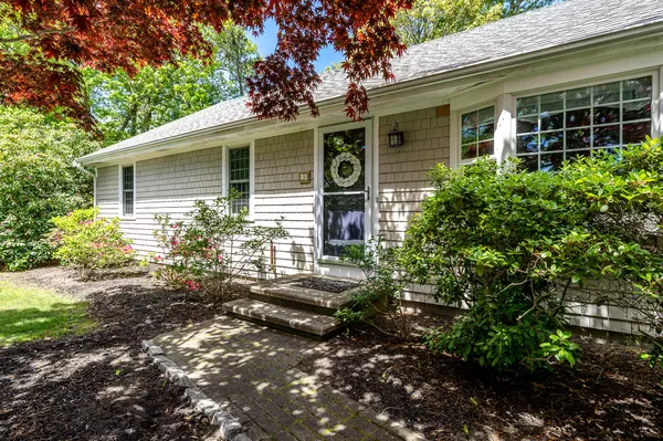 Yarmouth Port, MA 02675,3 Arthur Lane