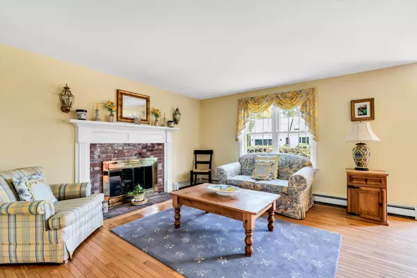 Centerville, MA 02632,72 Rosemary Lane