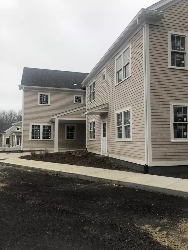 Falmouth, MA 02540,100 Dillingham Avenue #A103