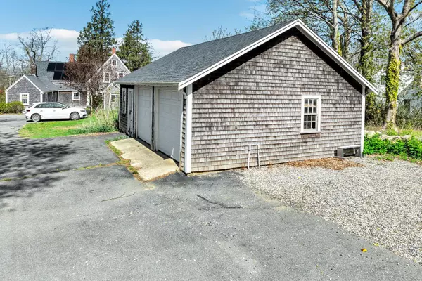 Dennis, MA 02638,831 Main Street